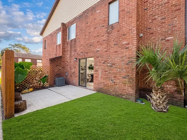 5100 Picadilly Circus Ct #12 — Photo 2
