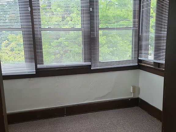 4th image of 705 W Elm St #11351571