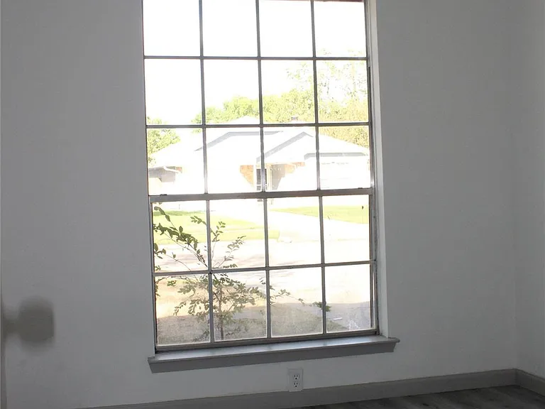 9211 Golden Meadow Dr — Photo 21