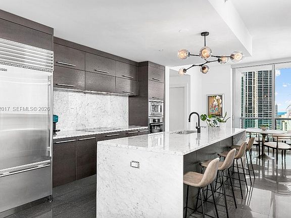 3rd image of 900 Biscayne Blvd APT 3212