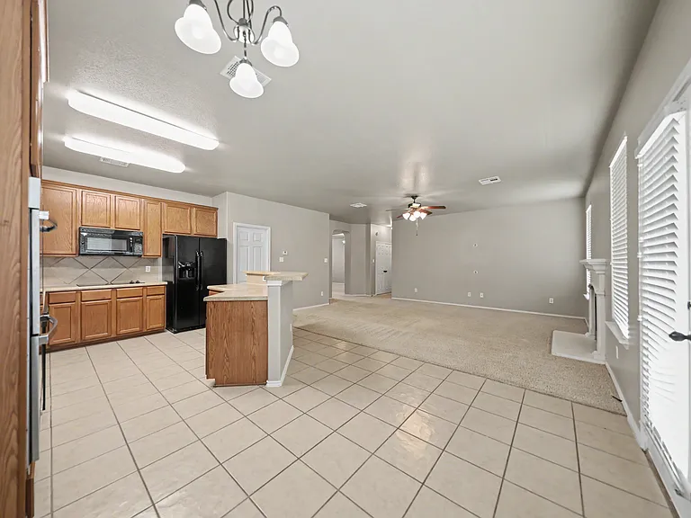 2203 Ryan Dr — Photo 7
