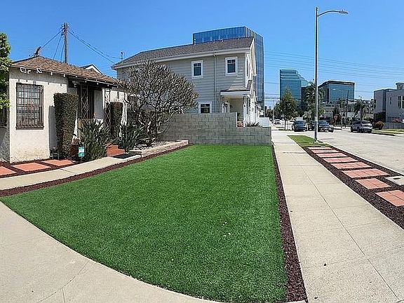 Newly astro-turfed front yd.