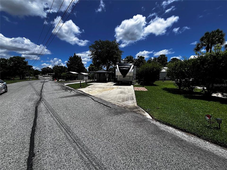 1st image of 2915 NE 102nd Avenue Rd