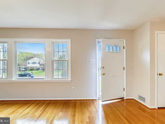 4th image of 8502 Crowley Pl