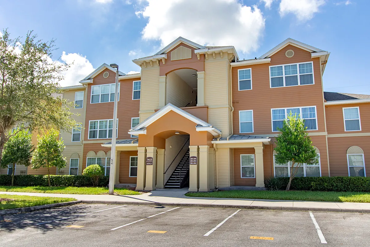 Exterior Building - Marbella Pointe and Marbella Cove