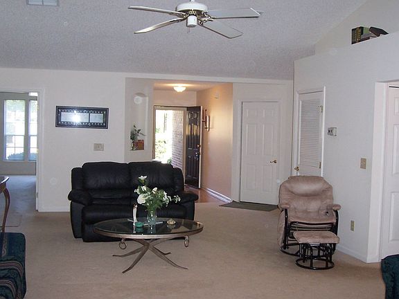 Large Great room: view from sliding doors to the front