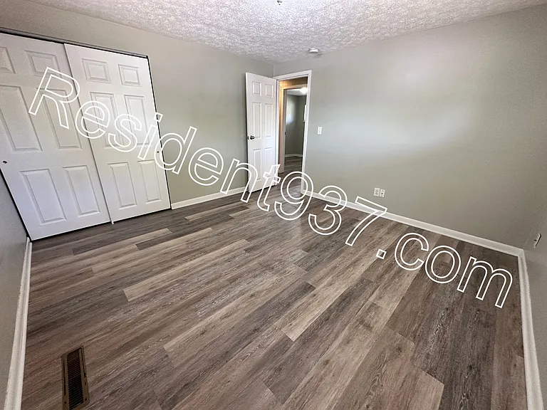 2295 Milesburn Dr — Photo 13