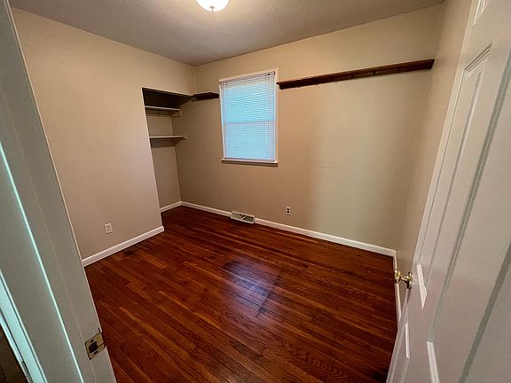 5th image of 7453 Lake Ave