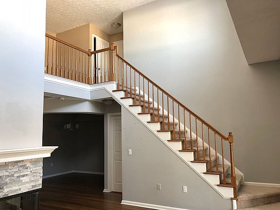 2nd image of 3062 Village Green Dr