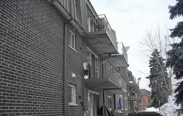 2nd image of 572 Fairway View Dr APT 3A