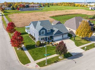 301 Arrowhead Dr, Minooka, IL 60447