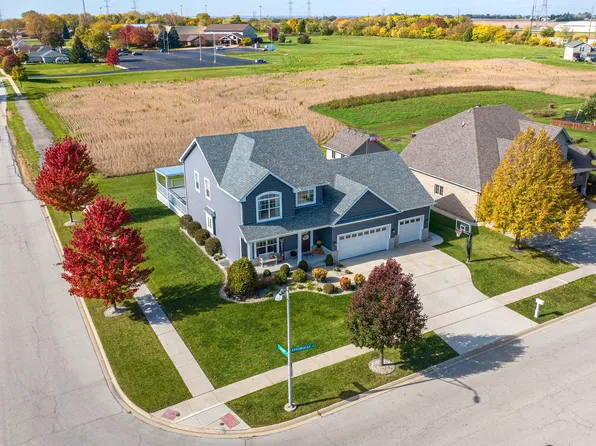 301 Arrowhead Dr, Minooka, IL 60447