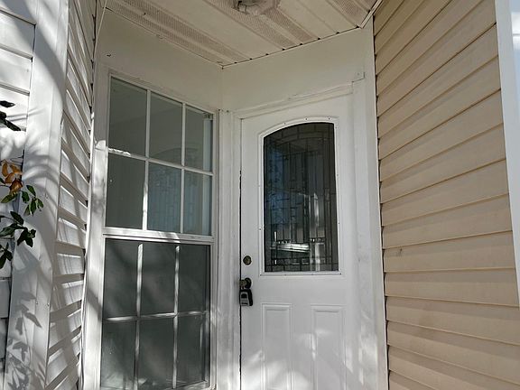 4th image of 9881 Heather Ln