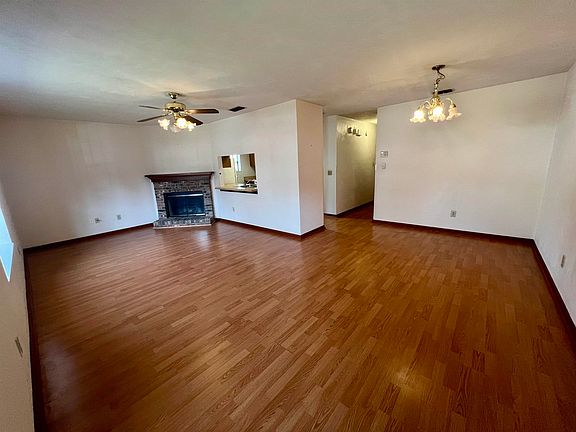 3rd image of 2075 Victory Garden Ln