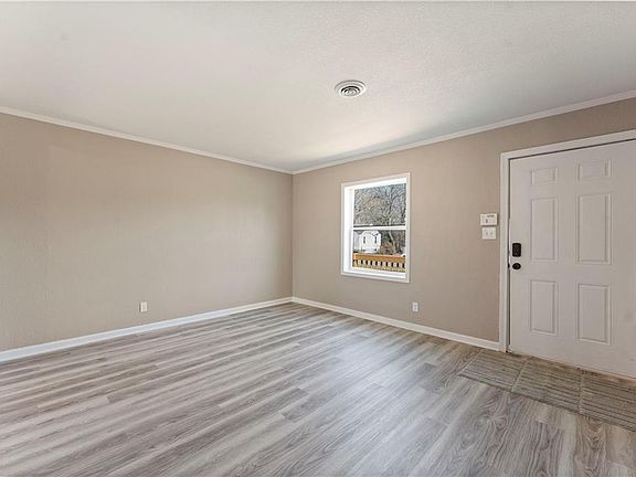 4th image of 8444 Madison Ave