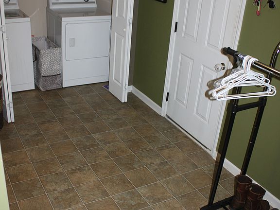 Mud Room/ Laundry
