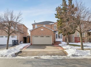 7 Duggan Dr, Brampton, ON L6Y 4K8