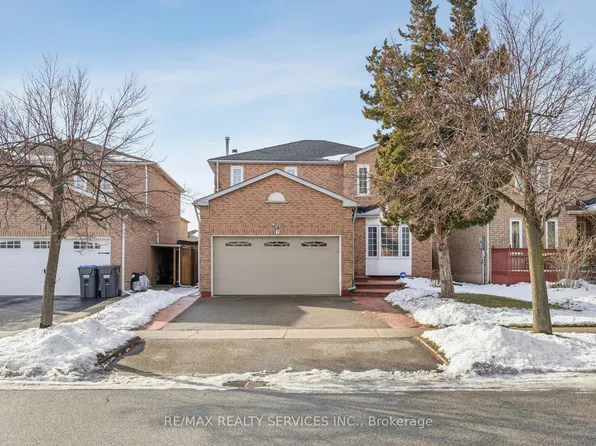 7 Duggan Dr, Brampton, ON L6Y 4K8