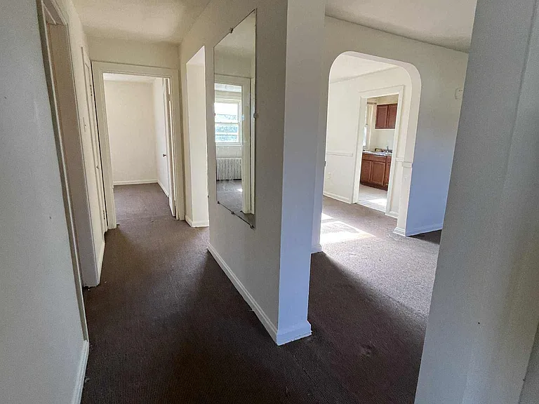 797 E Market St — Photo 8