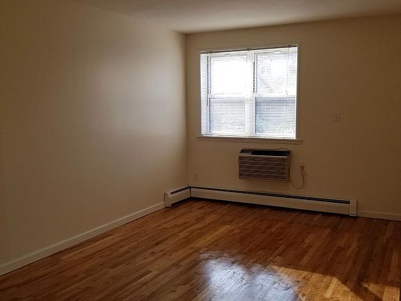 4th image of 156 Bay 32 St #1