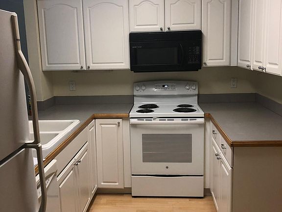 4th image of 2188 Derringer Cir W