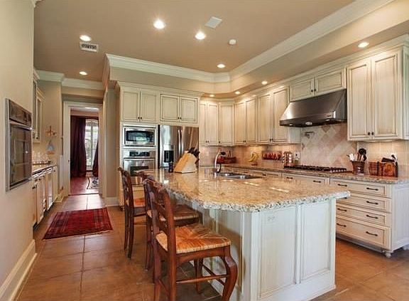 5th image of 51 Beresford Dr