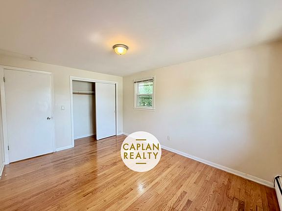 5th image of 37 Bowen St #D