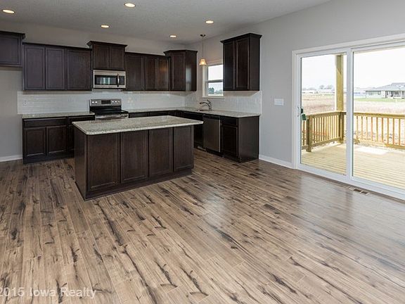 3rd image of 2440 SE Willowbrook Dr