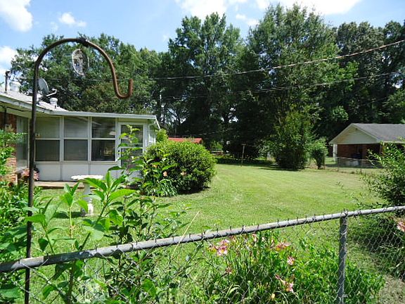 3rd image of 218 Rollins Dr