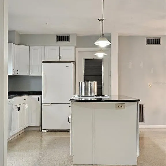 2245 Cedar Dr — Photo 6