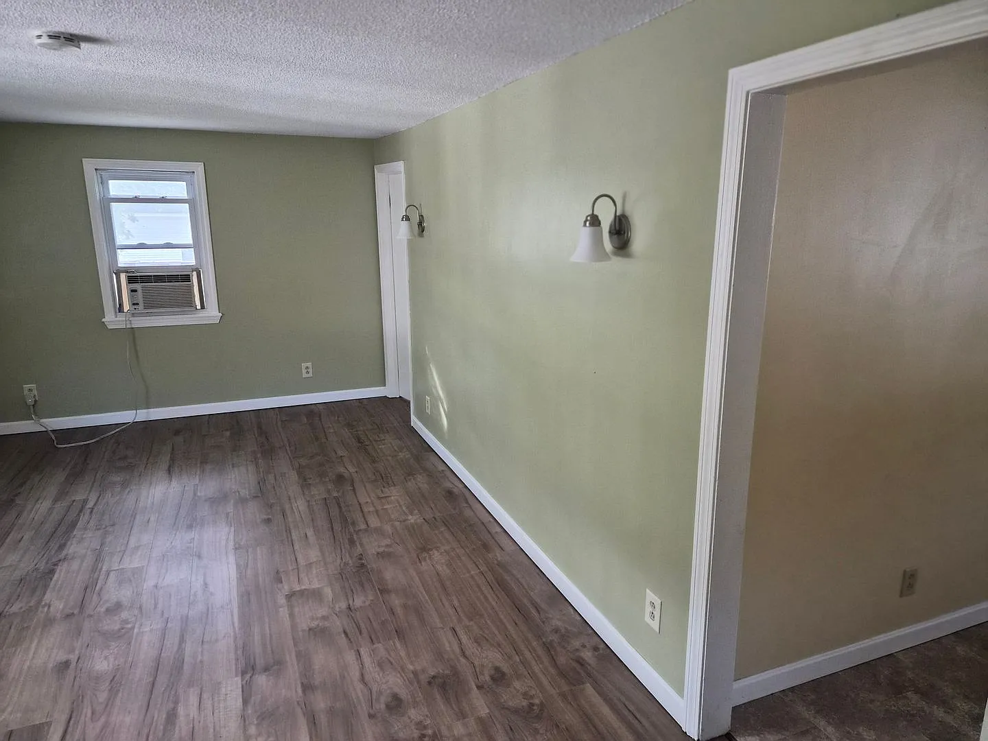 72 Lilac St — Photo 2