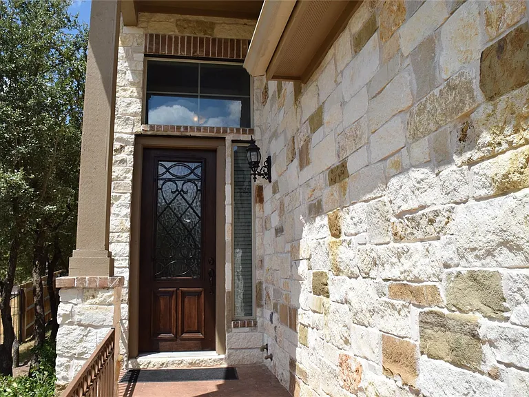 504 Hummingbird Ln #A — Photo 3