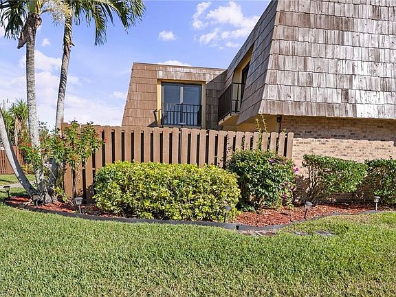 2nd image of 1569 Park Meadows DR #2