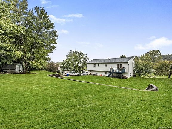 2nd image of 120 Heather Cir