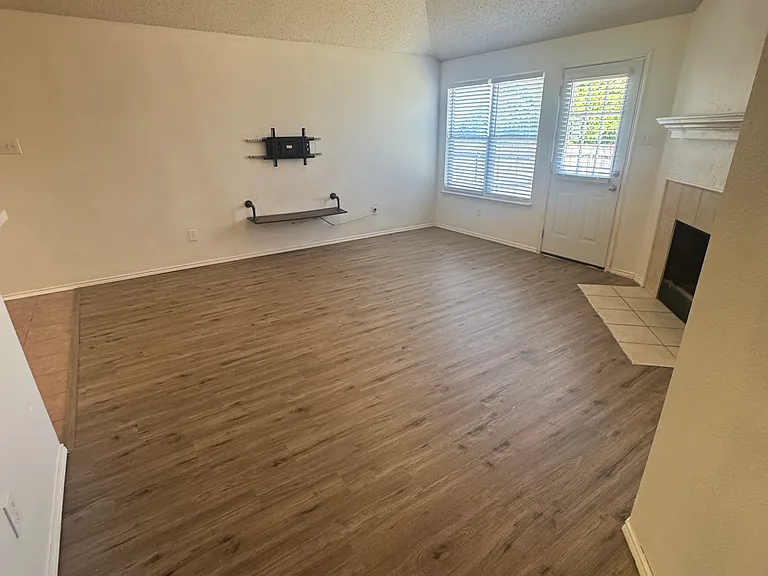 805 Sage Cir — Photo 4