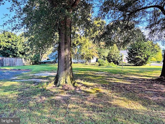 3rd image of 38 Madison Cir