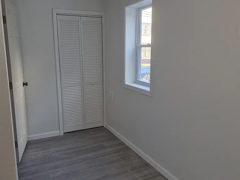 312 4th St #1 — Photo 9