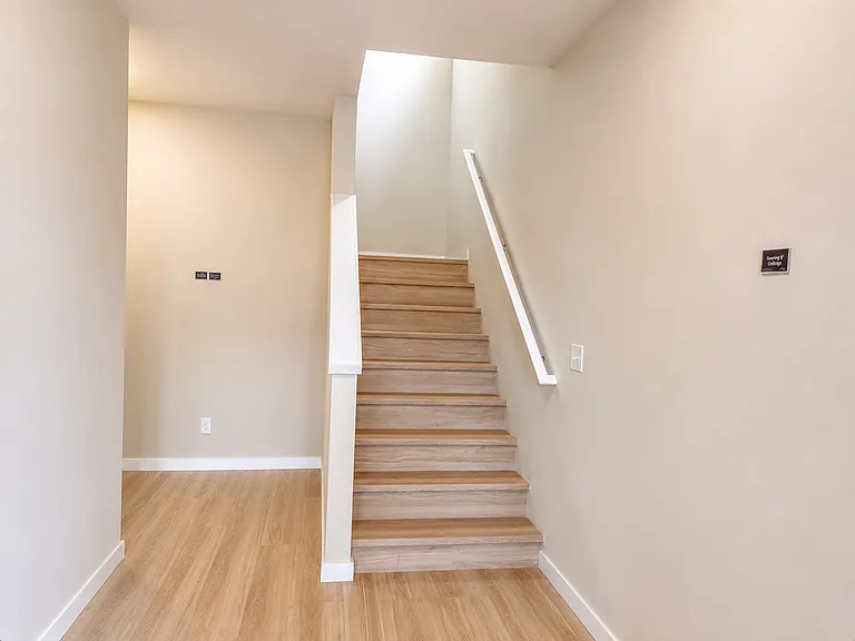 11552 174th St E — Photo 2