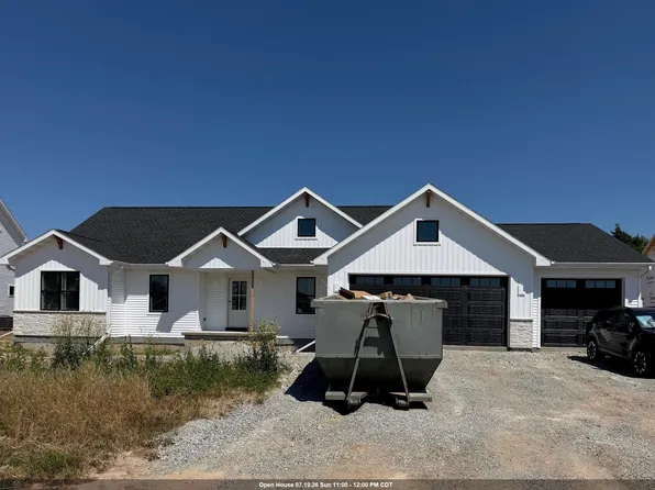 N8864 Galway Ln, Menasha, WI 54952