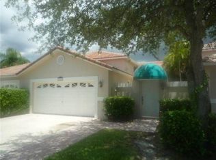 1489 Encino Cir W, Pembroke Pines, FL 33027