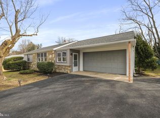 41 N Eastview Ave, Feasterville, PA 19053