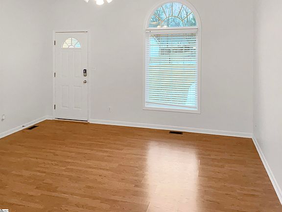 3rd image of 121 Caroway Ct