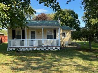 5717 Chestnut Hills Rd NE, Newark, OH 43055