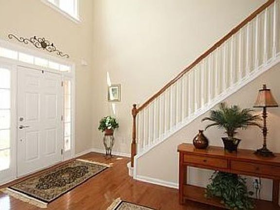 2nd image of 225 Glenwood Dr