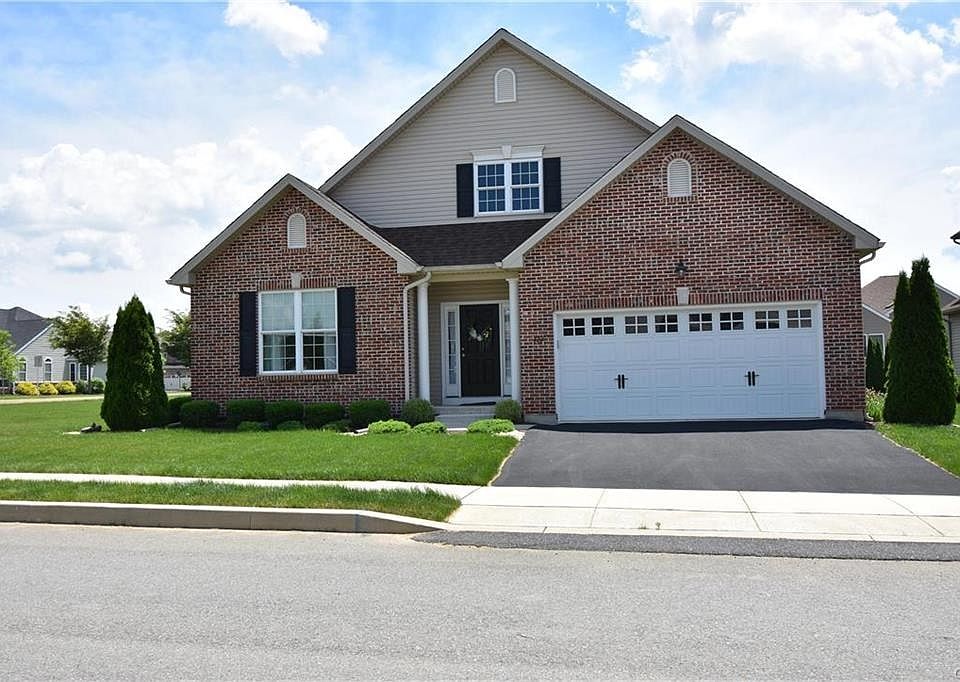 1st image of 722 Mulberry Dr