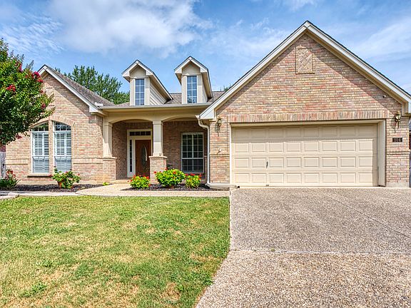 2nd image of 104 Antler Cir