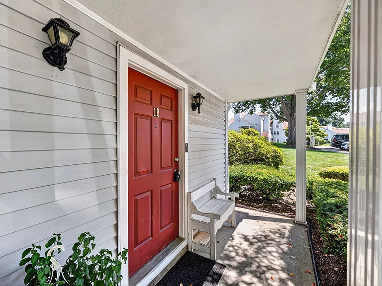 18 Homestead Ln — Photo 14