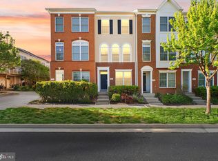 25031 Riding Center Dr, Chantilly, VA 20152