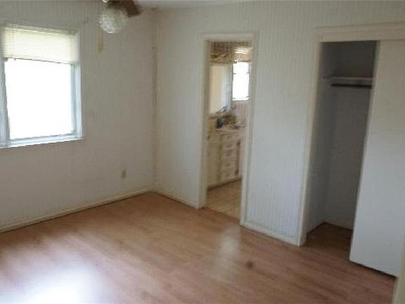 3rd image of 2551 Sweetbriar Dr