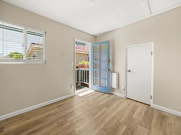 130 S Soledad St — Photo 18